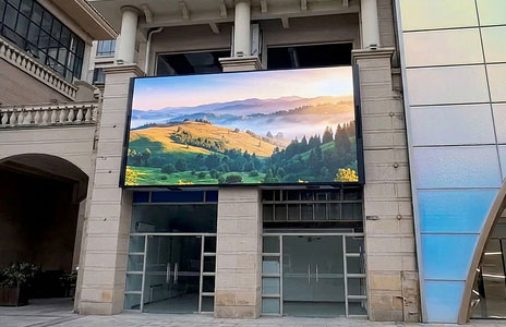 건물 외벽 옥외 LED 디스플레이 설치 예시